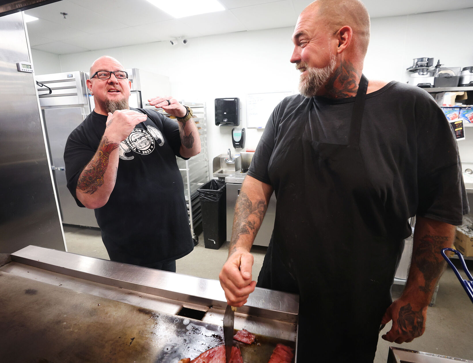 Familiar face returns to iconic 蜜柚直播 burger joint